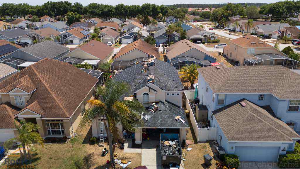 Costs Roofer Lehigh Acres